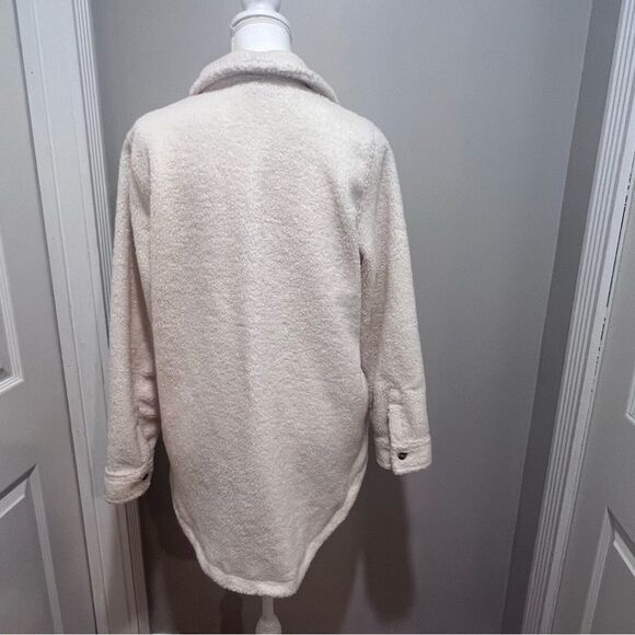 Universal Threads Women's Sherpa jacket size medium in ivory with pockets - Picture 6 of 10